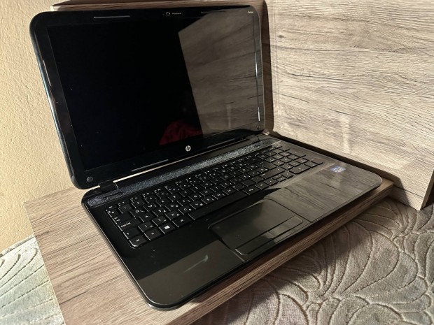 HP Pavilon Sleekbook 15 Core I3 laptop elad csere