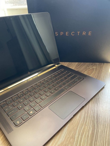 HP Spectre 13' ultrabook + ajándék egér