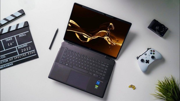 HP Spectre x360 16-f1001nf - j - 16" UHD+ Touch OLED notebook