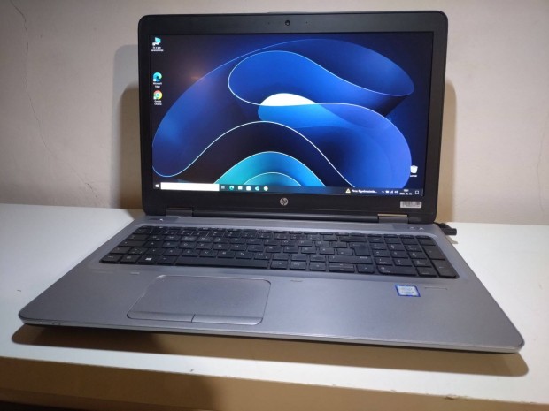 HP i5 laptop olcsón ( 8gb DDR4 - 256gb SSD - 15.6" Fullhd - bluetooth)