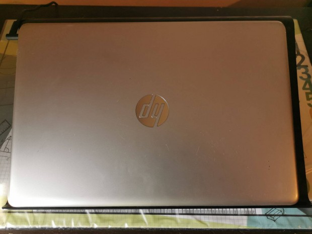 HP laptop i7es elad