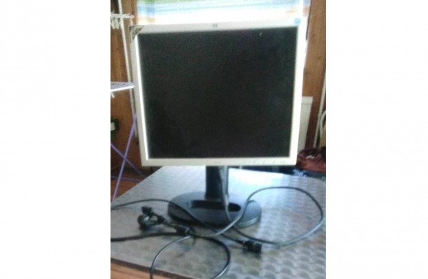 HP montor Gyrben elad