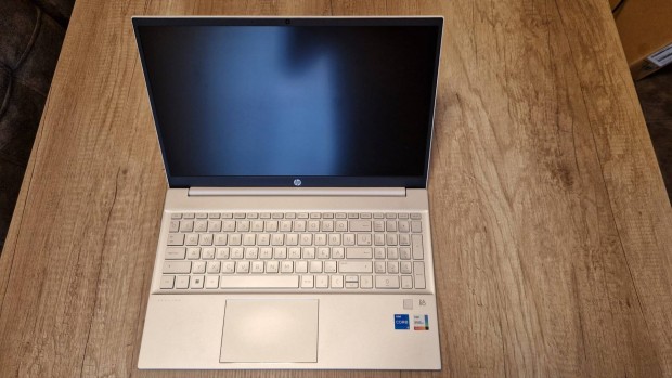 HP pavilon 15-eg laptop 2 ves i5, 512gb