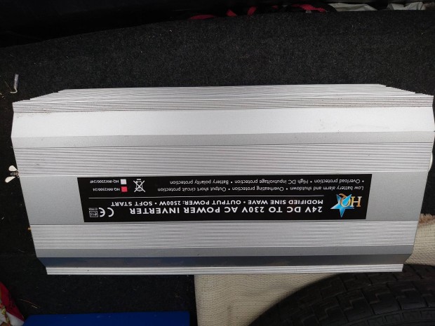 HQ 2500W 24V professzionális inverter HQ-INV2500/24