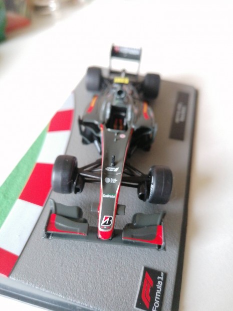 HRT forma 1 1/43 Senna