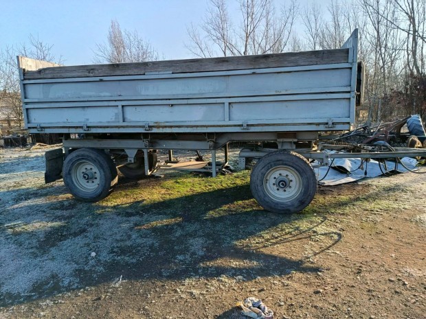 HW 8011 p�tkocsi elad�