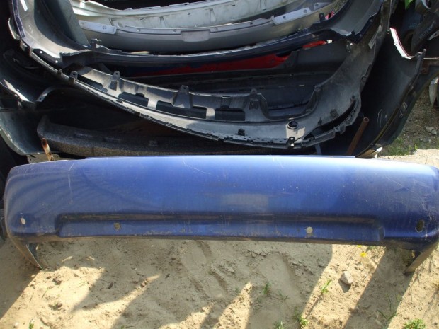 HYUNDAI ACCENT 4 AJTÓS 1999-2002 Hátsó Lökhárító Enyhén sérült eladó