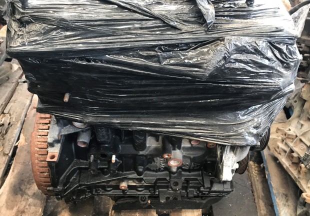 HYUNDAI I30 D4FB U2 LIFT FZTT BLOKK HENGERFEJJEL elad