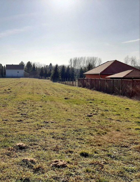 Hadob�s sor, Ny�regyh�za, 28.500 nm telek elsd�