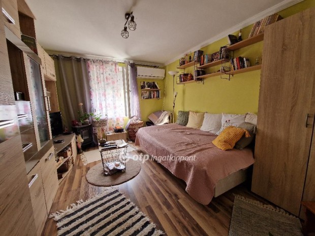 Hajd�bagosi 25 nm-es h�z elad�