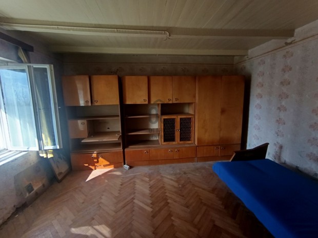 Hajd�b�sz�rm�nyben, a D�lilucern�sban egy 56nm-es, fel�j�tand� vagy le