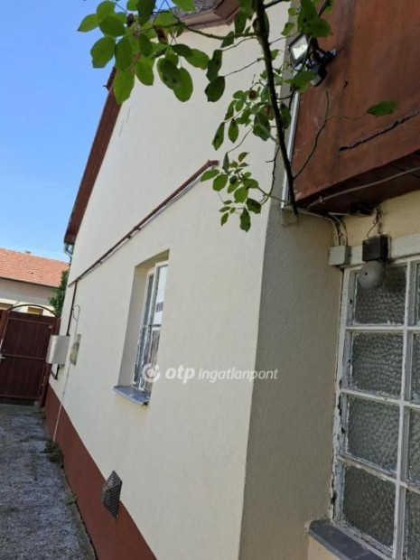 Hajd�b�sz�rm�nyi 80 nm-es h�z elad�