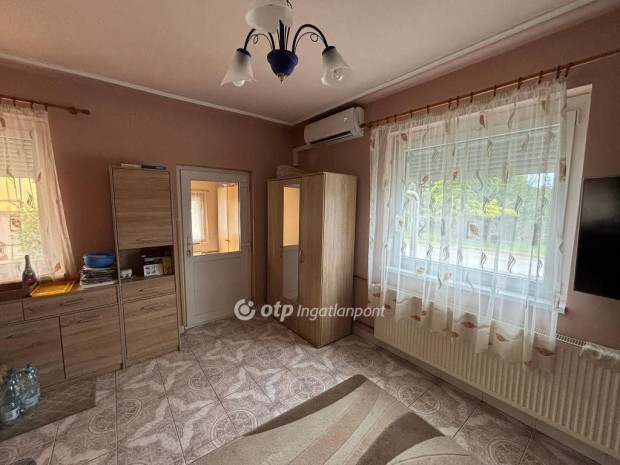 Hajd�b�sz�rm�nyi elad� 110 nm-es h�z