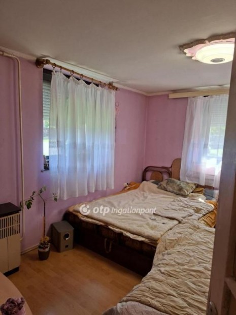 Hajd�b�sz�rm�nyi elad� 51 nm-es h�z