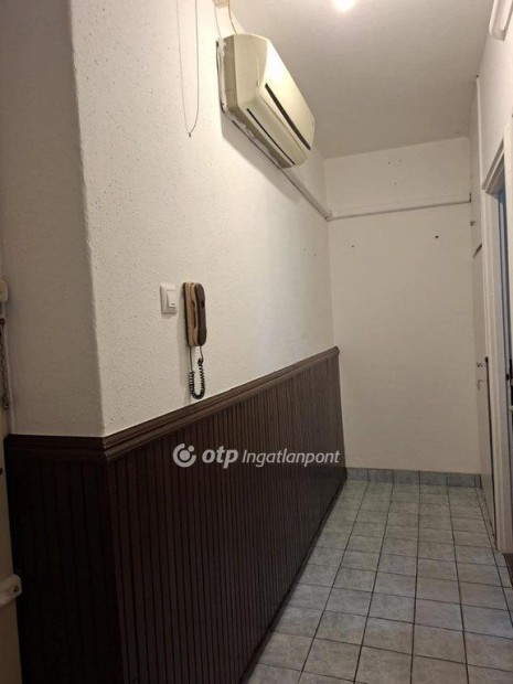 Hajd�b�sz�rm�nyi elad� 56 nm-es lak�s