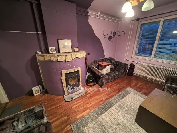 Hajd�b�sz�rm�nyi elad� 86 nm-es lak�s