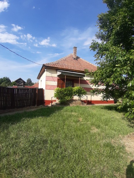 Hajddorogon 68nm-es, 2 szobs hz vrja nt!