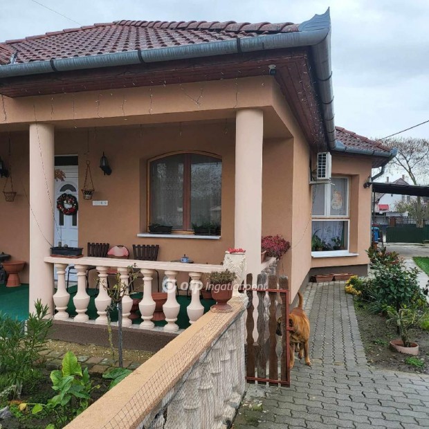 Hajd�hadh�zi 120 nm-es h�z elad�