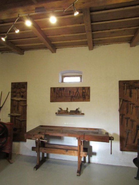 Hajd�n�n�si 105 nm-es h�z elad�