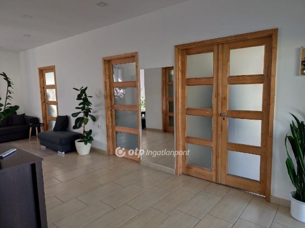 Hajd�n�n�si 87 nm-es h�z elad�