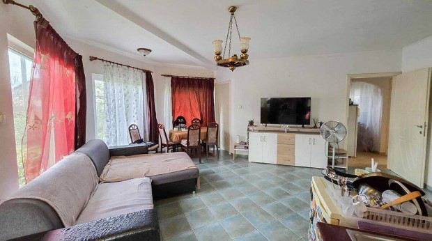 Hajd�s�mson-Martinka 2005-ben �p�lt, 90nm-es, nappali-�tkez�konyh�s, 3