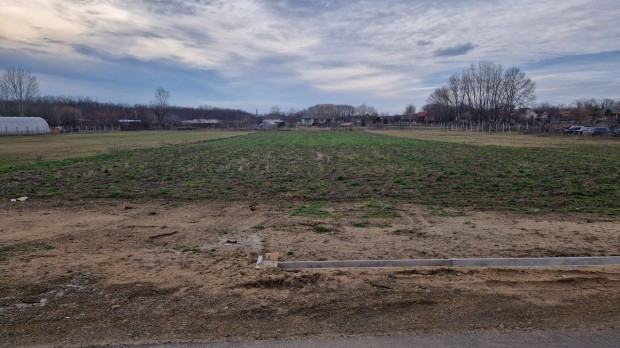 Hajd�s�mson R�zsa utc�ban telek elad�