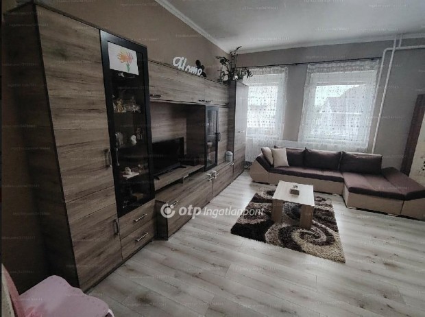 Hajd�s�msoni 92 nm-es h�z elad�