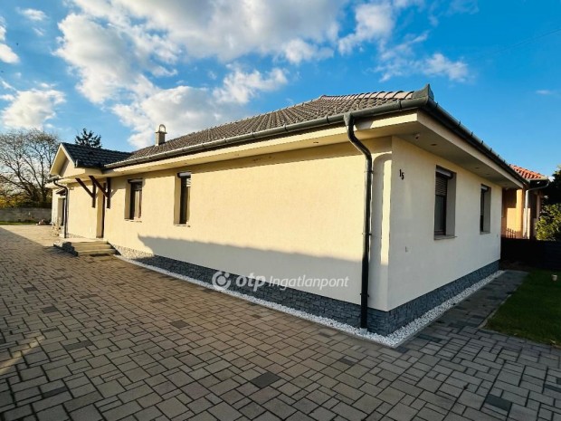 Hajd�s�msoni elad� 155 nm-es h�z