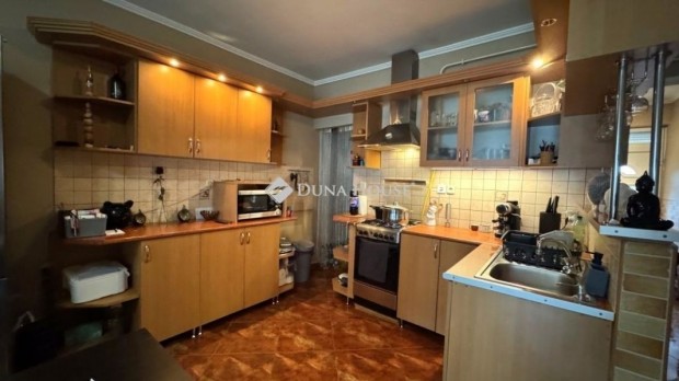 Hajd�s�msoni elad� 85 nm-es h�z