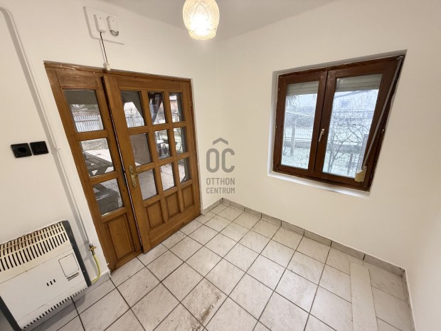 Hajd�s�msoni elad� t�gla csal�di h�z