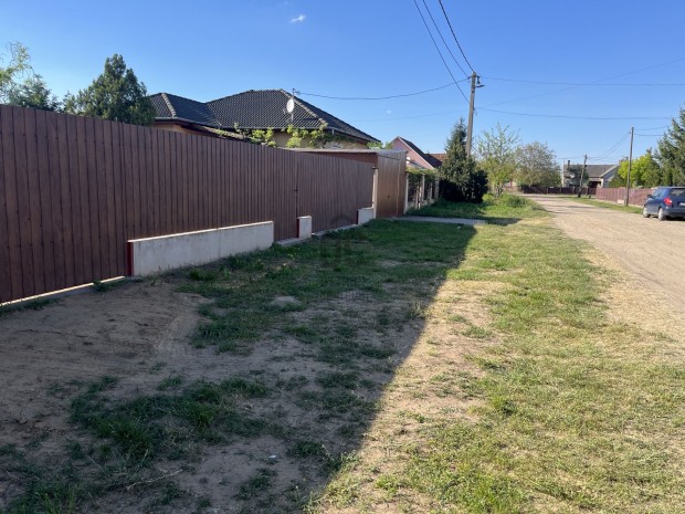 Hajd�s�msoni elad� telek