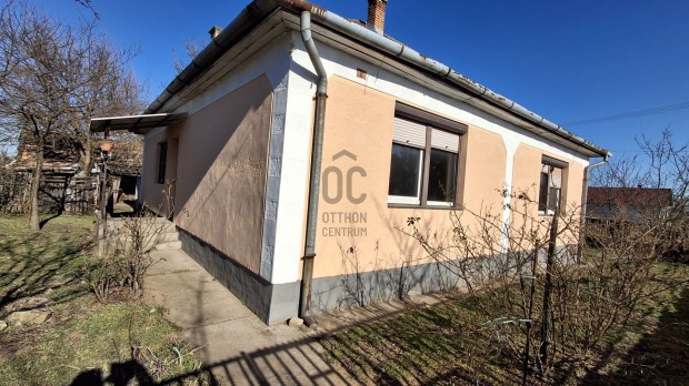 Hajd�s�msoni elad� vegyesfalazat� csal�di h�z