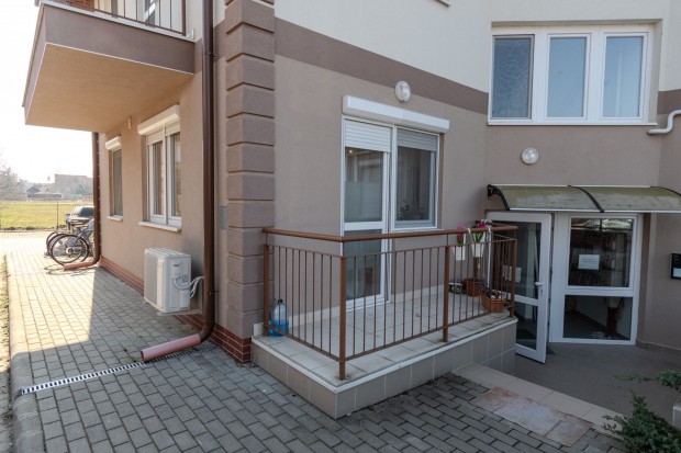 Hajd�szoboszl� f�rd� melletti lak�s elad�