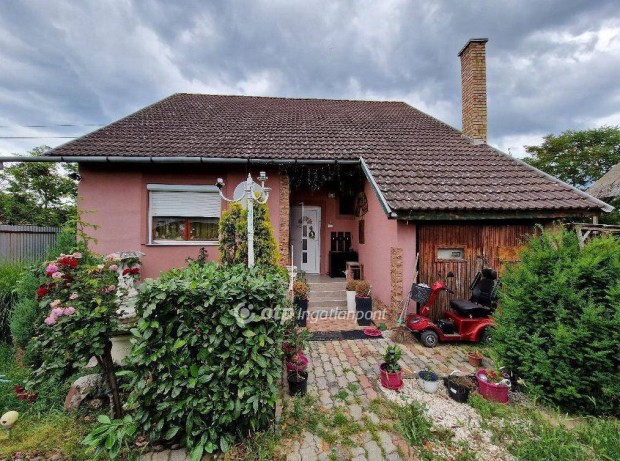 Hajd�szoboszl�i 108 nm-es h�z elad� #4689022