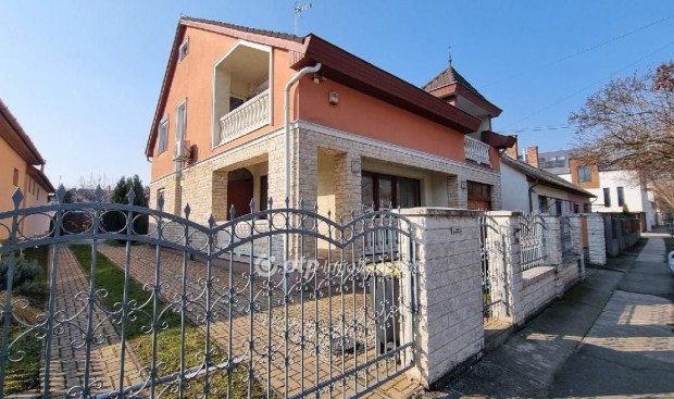 Hajd�szoboszl�i 277 nm-es h�z elad�