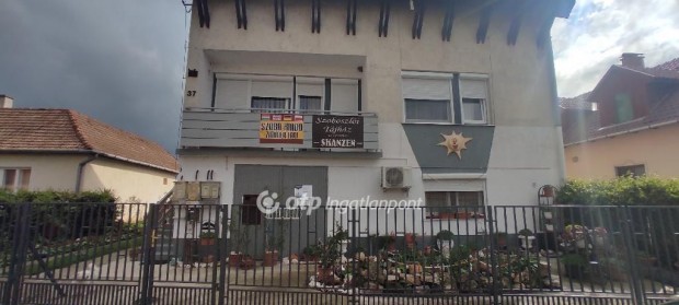 Hajd�szoboszl�i 300 nm-es h�z elad�