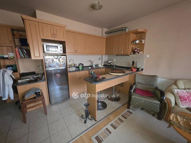 Hajd�szoboszl�i 44 nm-es lak�s elad�