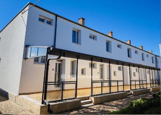 Hajd�szoboszl�i 68 nm-es lak�s elad�