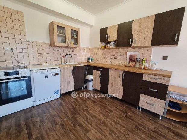 Hajd�szoboszl�i 77 nm-es lak�s elad� #5184304