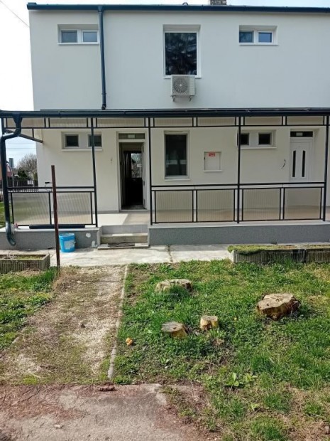 Hajd�szoboszl�i 78 nm-es lak�s elad�