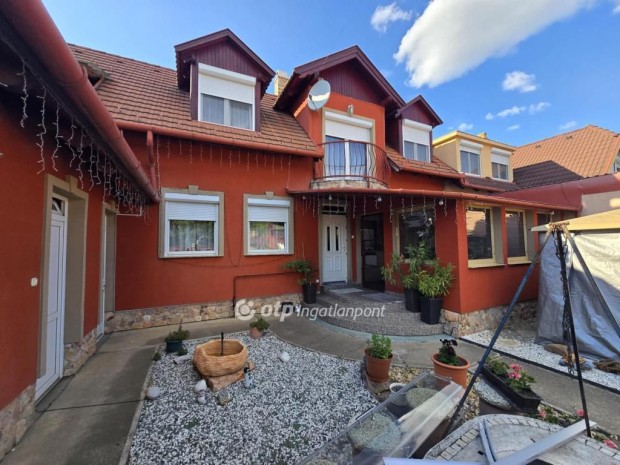 Hajd�szoboszl�i elad� 123 nm-es h�z