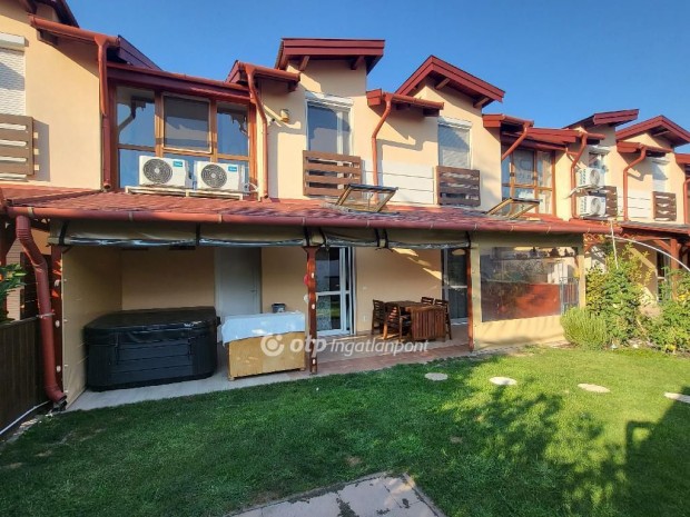 Hajd�szoboszl�i elad� 135 nm-es h�z