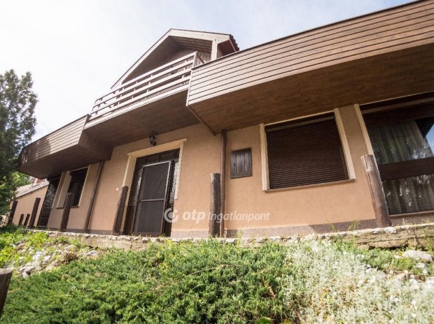 Hajd�szoboszl�i elad� 210 nm-es h�z