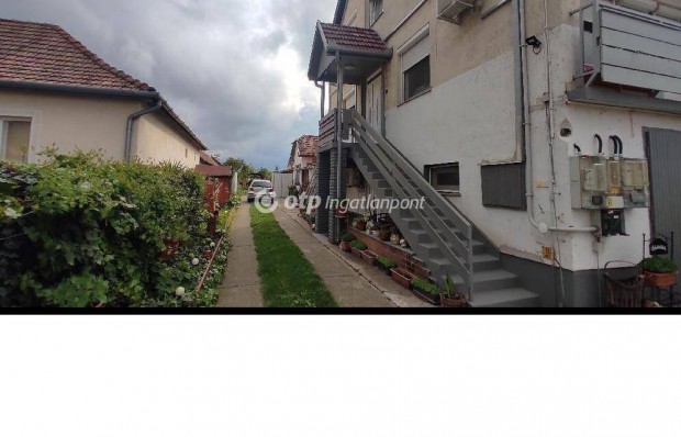 Hajd�szoboszl�i elad� 300 nm-es h�z #5184299