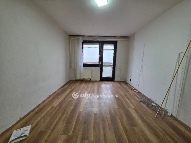 Hajd�szoboszl�i elad� 53 nm-es lak�s