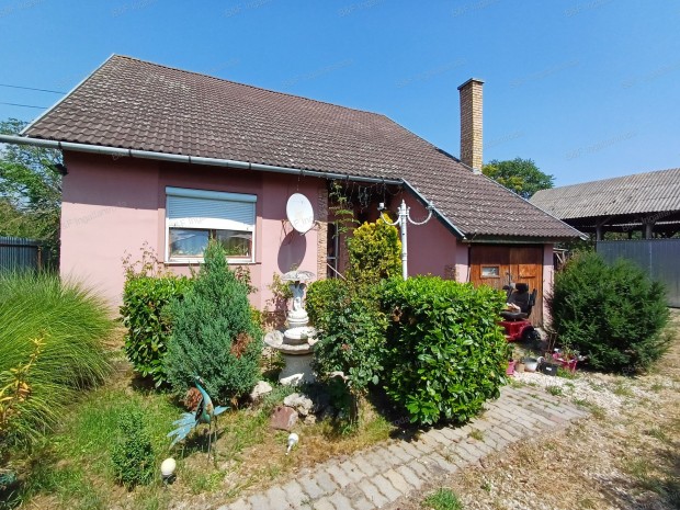 Hajd�szoboszl�n 3 szob�s 110nm-es csal�di h�z