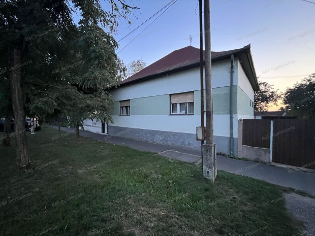 Hajd�szoboszl�n 90 m2-es csal�di h�z elad�