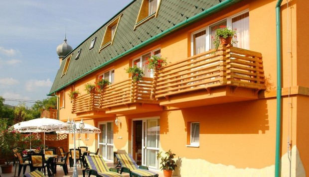 Hajdszoboszln, frekventlt helyen 15 szobs wellness hotel elad