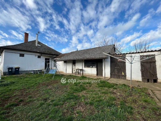 Hajd�szov�ti 82 nm-es h�z elad�