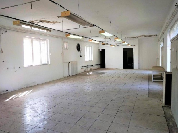 Hajd�szov�ti elad� 120 nm-es �zlethelyis�g #3428135